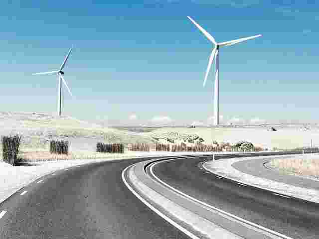 In Gegenden hergestellt, wo Wind- oder Sonnenenergie günstig ist, wären E-Fuels eine nachhaltige Alternative zu fossilen Brennstoffen. 