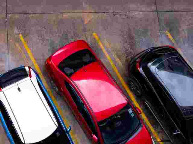 Der tägliche Kampf um die Parklücke ist für viele Autobesitzer lästige Routine. 