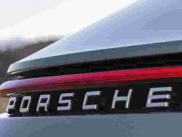 Der Sportwagenhersteller Porsche investiert massiv in Akku-Technologien. 